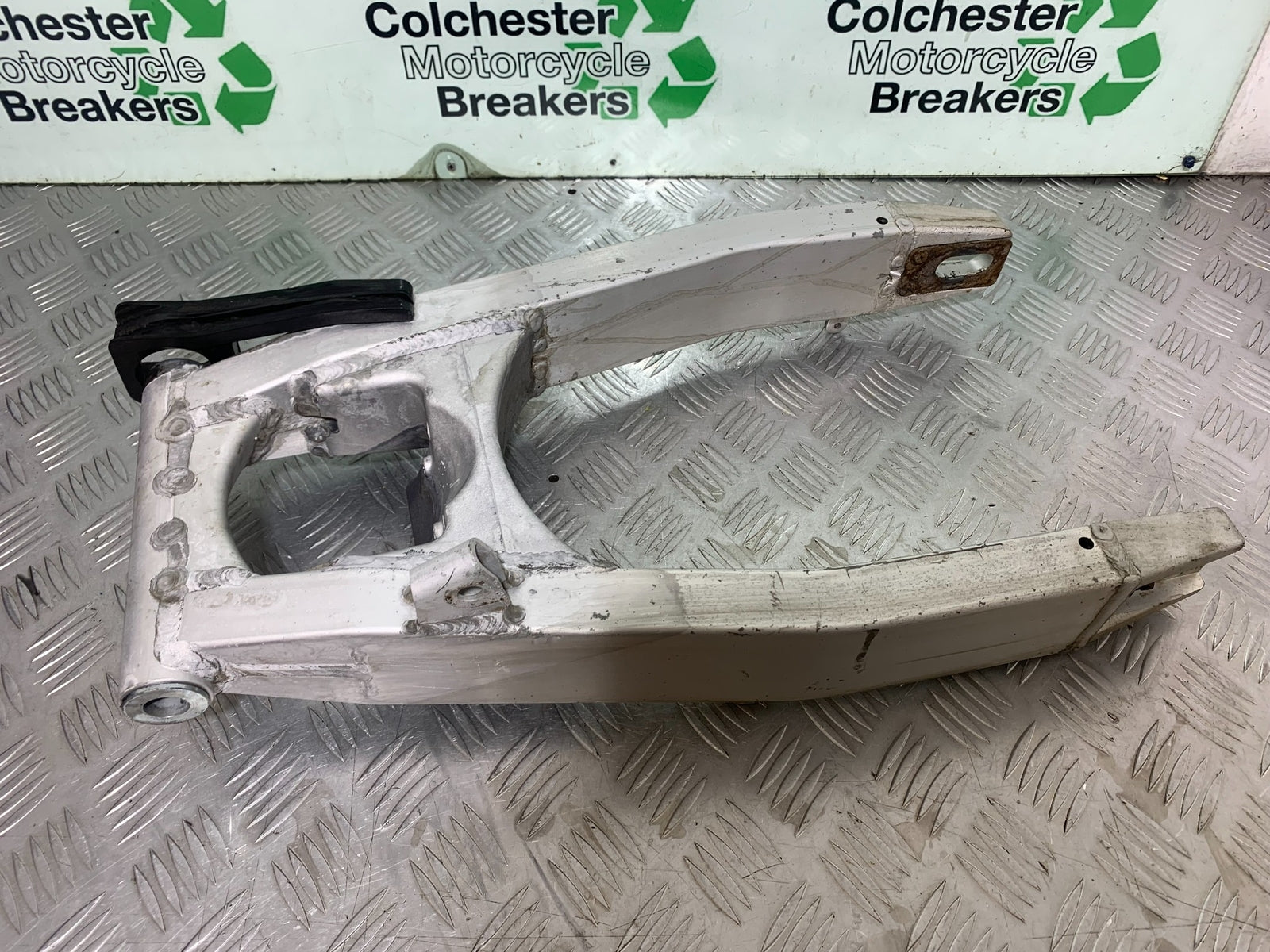 SUZUKI GSF1200  GSF 1200 BANDIT SWINGARM  YEAR 1997-2000 (CMB1149)