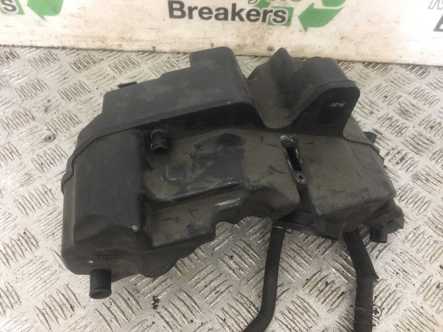 SUZUKI VLR1800 VLR 1800 AIR BOX  YEAR 2010 (STOCK 815)