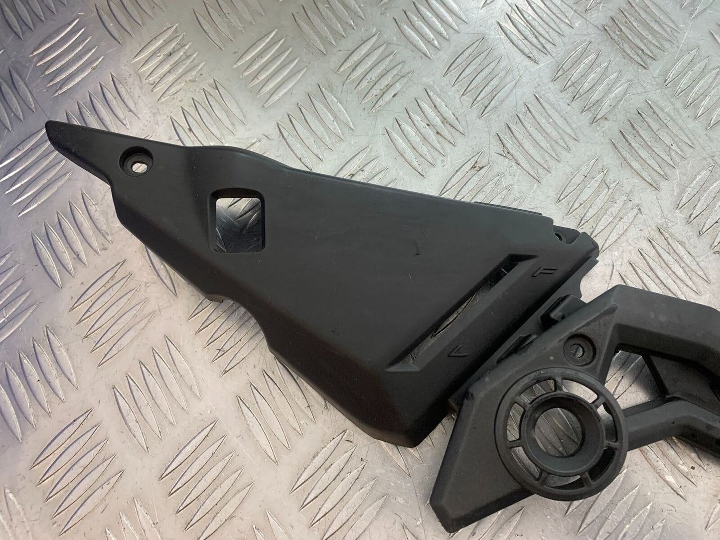 KAWASAKI Z650 ER650 KNFAN LEFT & RIGHT SIDE INFILLS  YEAR 2022-2024 (CMB1112)
