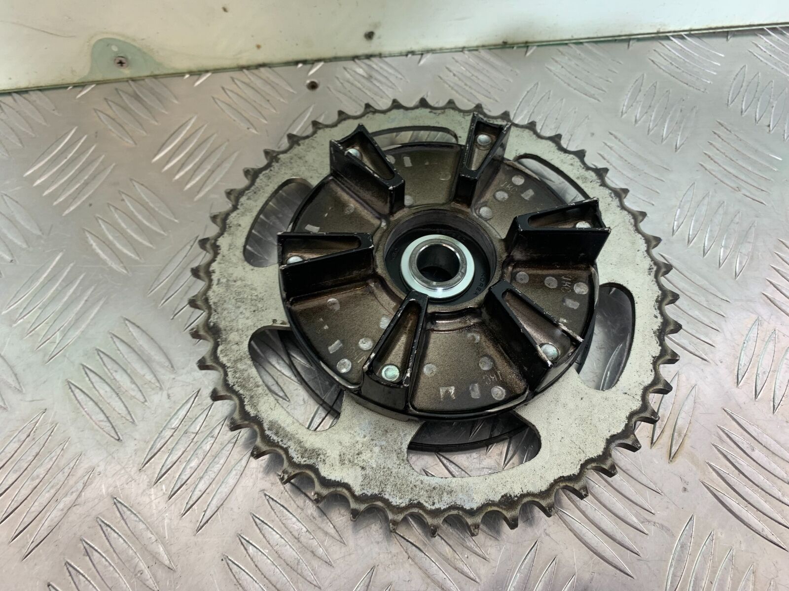 YAMAHA MT09 MT-09 SPROCKET CARRIER  YEAR 2013-2016  (STOCK 997)
