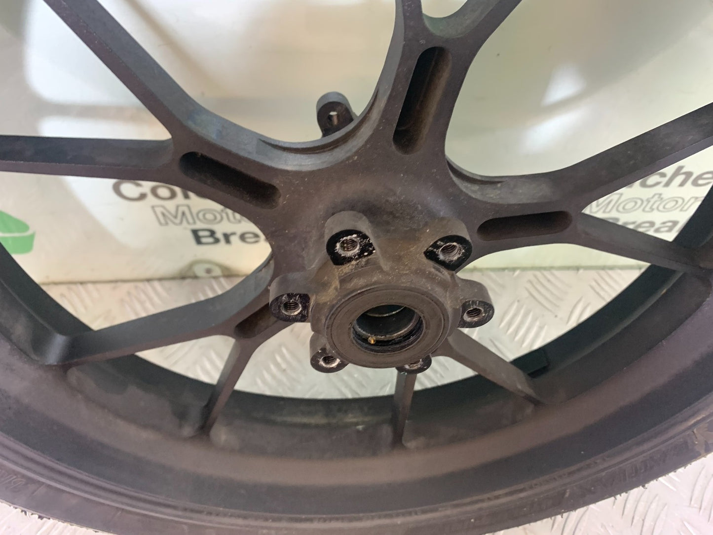 APRILIA RSV4 FACTORY FRONT WHEEL  YEAR 2009-2012 (CMB1224)