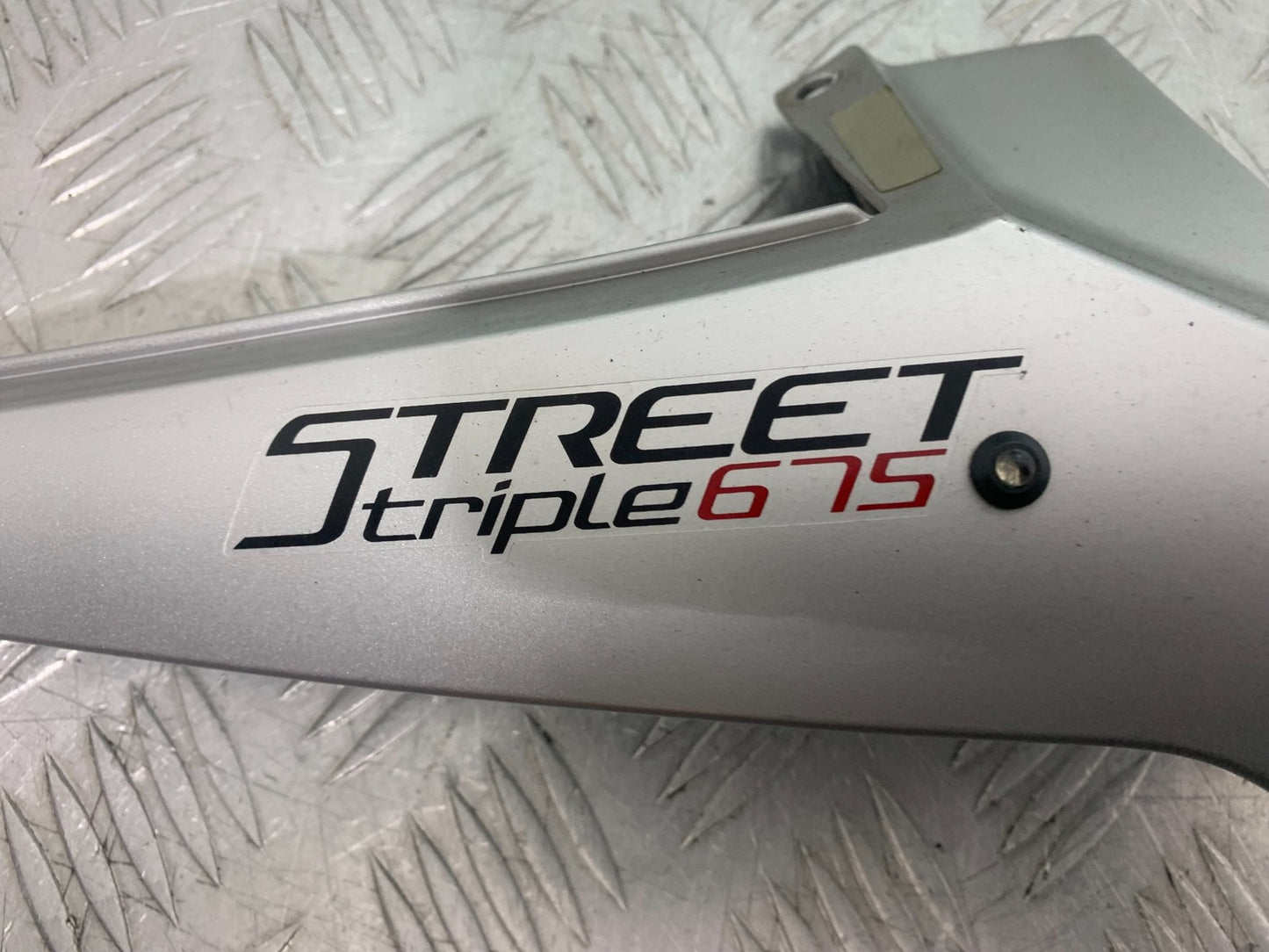 TRIUMPH 675 STREET TRIPLE RX RIGHT SEAT PANEL 2015-2017 (CMB1299)