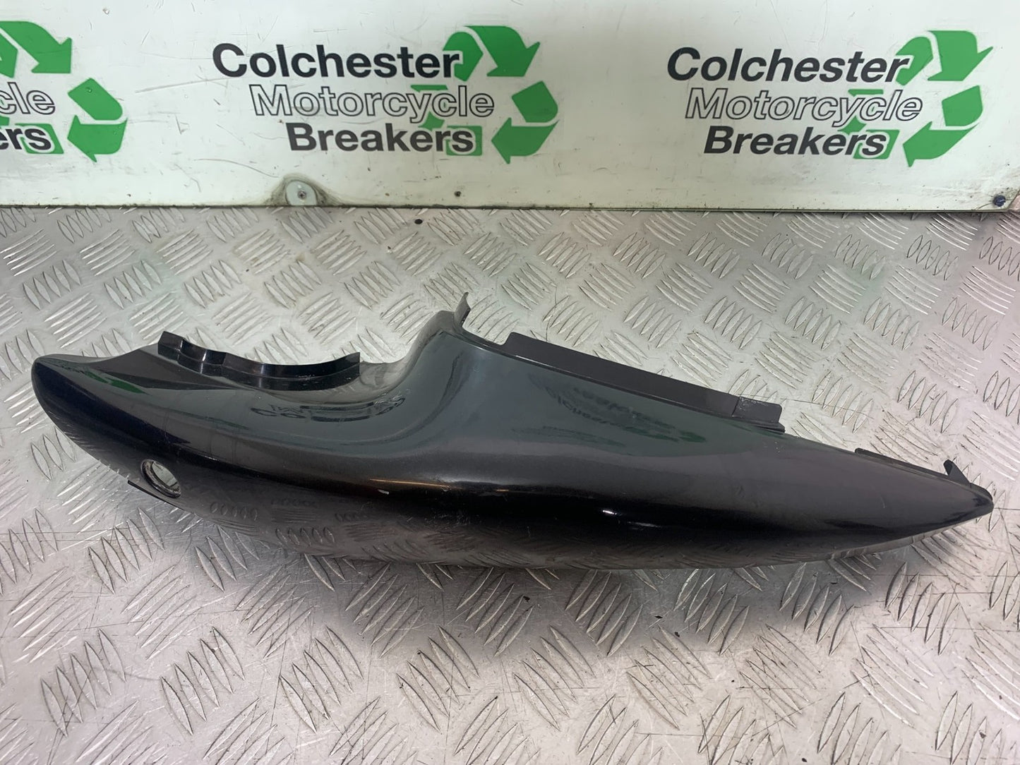 SUZUKI SV650 SV 650 mk1 LEFT SEAT PANEL YEAR 1999-2002 (CMB1208)