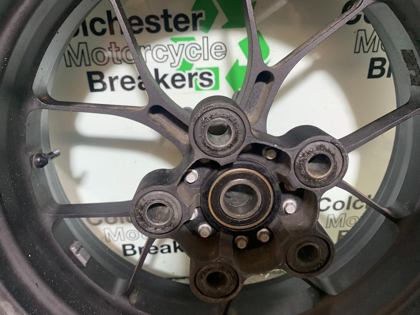 APRILIA RSV4 FACTORY REAR WHEEL  YEAR 2009-2012 (CMB1224)