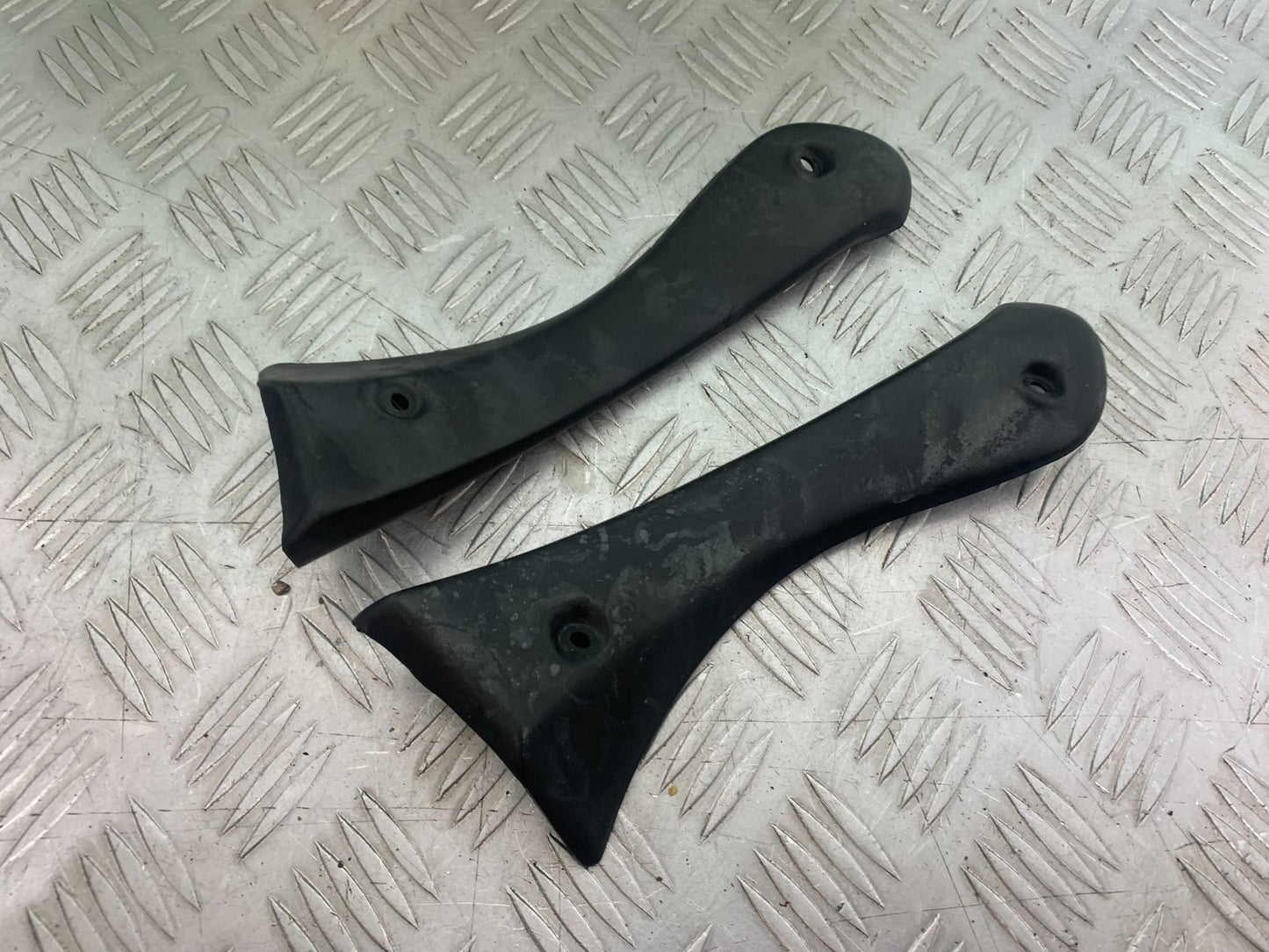 TRIUMPH 955i SPRINT ST LEFT AND RIGHT TOP INFILL PANELS  1999-2004 (CMB1176)
