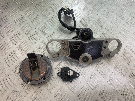 TRIUMPH 955i SPRINT ST LOCKS AND KEYS   1999-2004 (CMB1176)