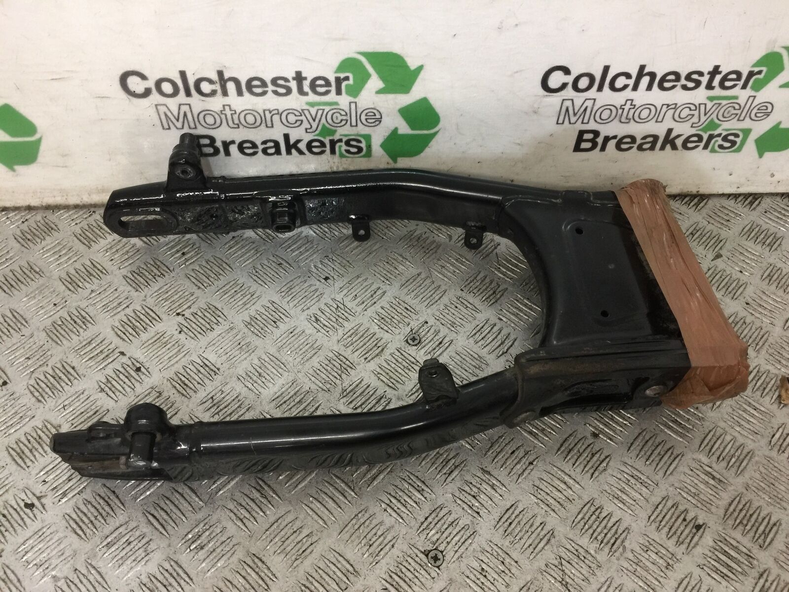 TRIUMPH 900 STREET SCRAMBLER SWINGARM  YEAR 2018  (STOCK 896)