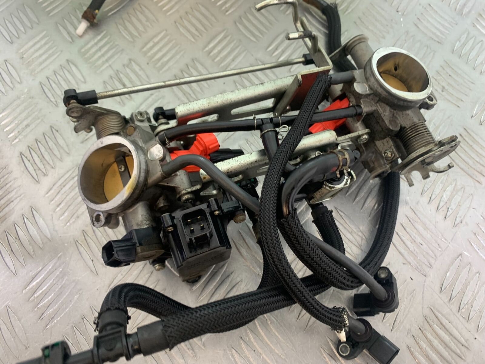 SUZUKI DL 650 V-STROM THROTTLE BODIES  YEAR 2020 (CMB1117)