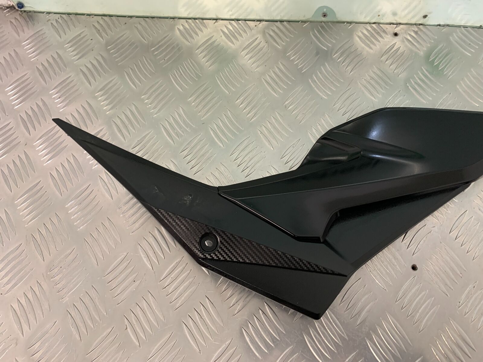 HONDA CB500 F CB500F RIGHT SEAT PANEL YEAR 2022 (STOCK 951)