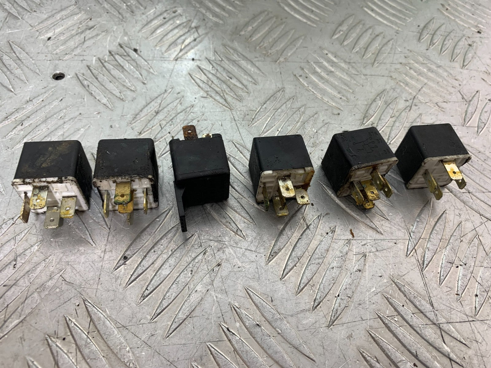 TRIUMPH 955i SPRINT ST RELAYS  YEAR 1999-04 (CMB1230)