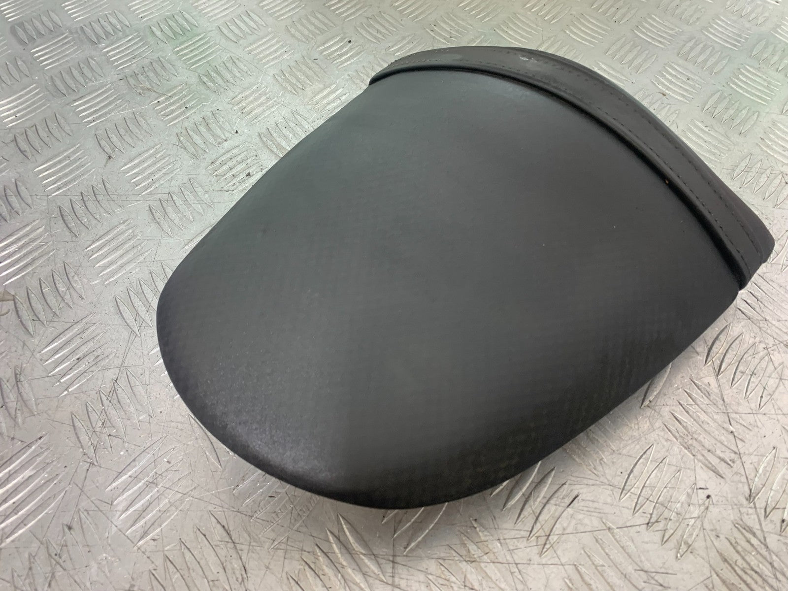 KAWASAKI Z750 Z 750 REAR SEAT  YEAR 2004-2006  (CMB1234)