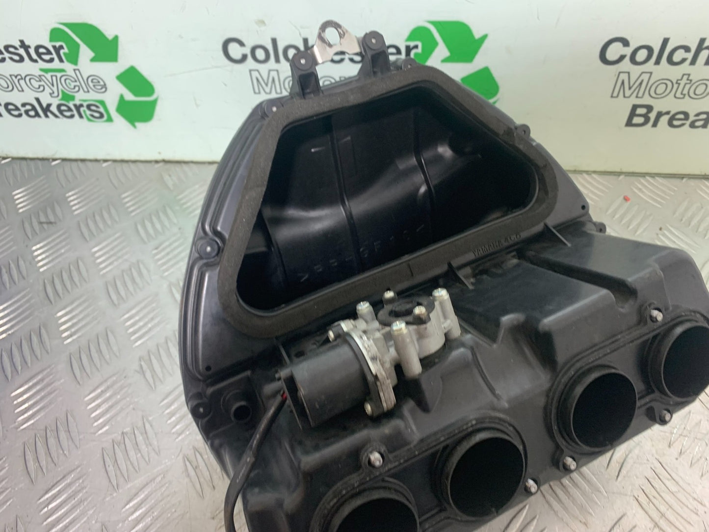 YAMAHA YZF R1 4C8 AIRBOX  YEAR 2007-2008 (CMB1237)