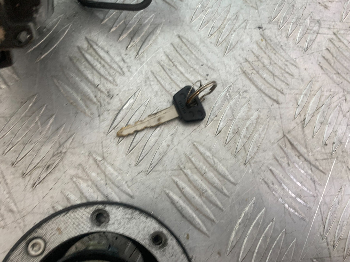 YAMAHA XJ900 XJ 900 DIVERSION LOCKS AND KEY  YEAR 1994-2002(CMB1292)