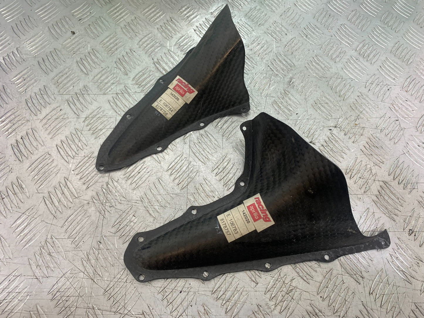 APRILIA RSV1000 R FACTORY LEFT & RIGHT CARBON AIR DUCTS   2004-09 (CMB1203)