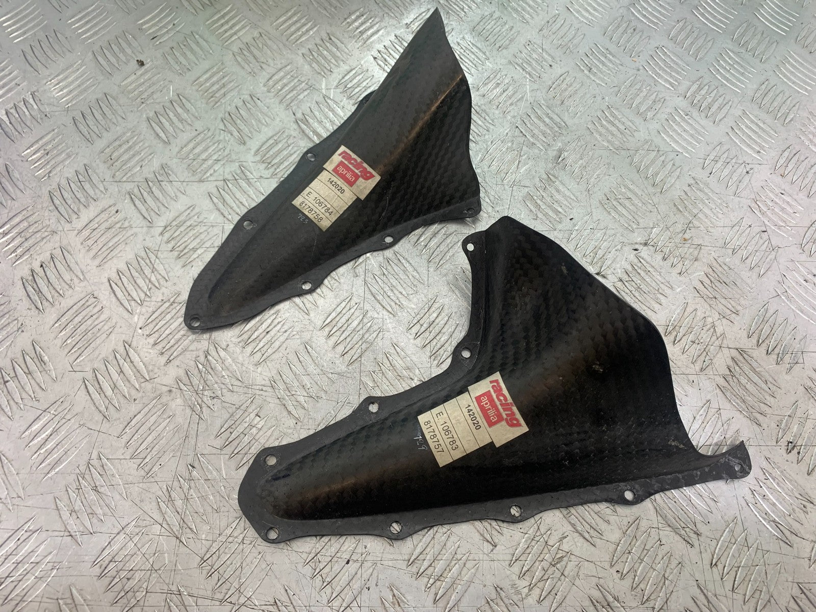 APRILIA RSV1000 R FACTORY LEFT & RIGHT CARBON AIR DUCTS   2004-09 (CMB1203)