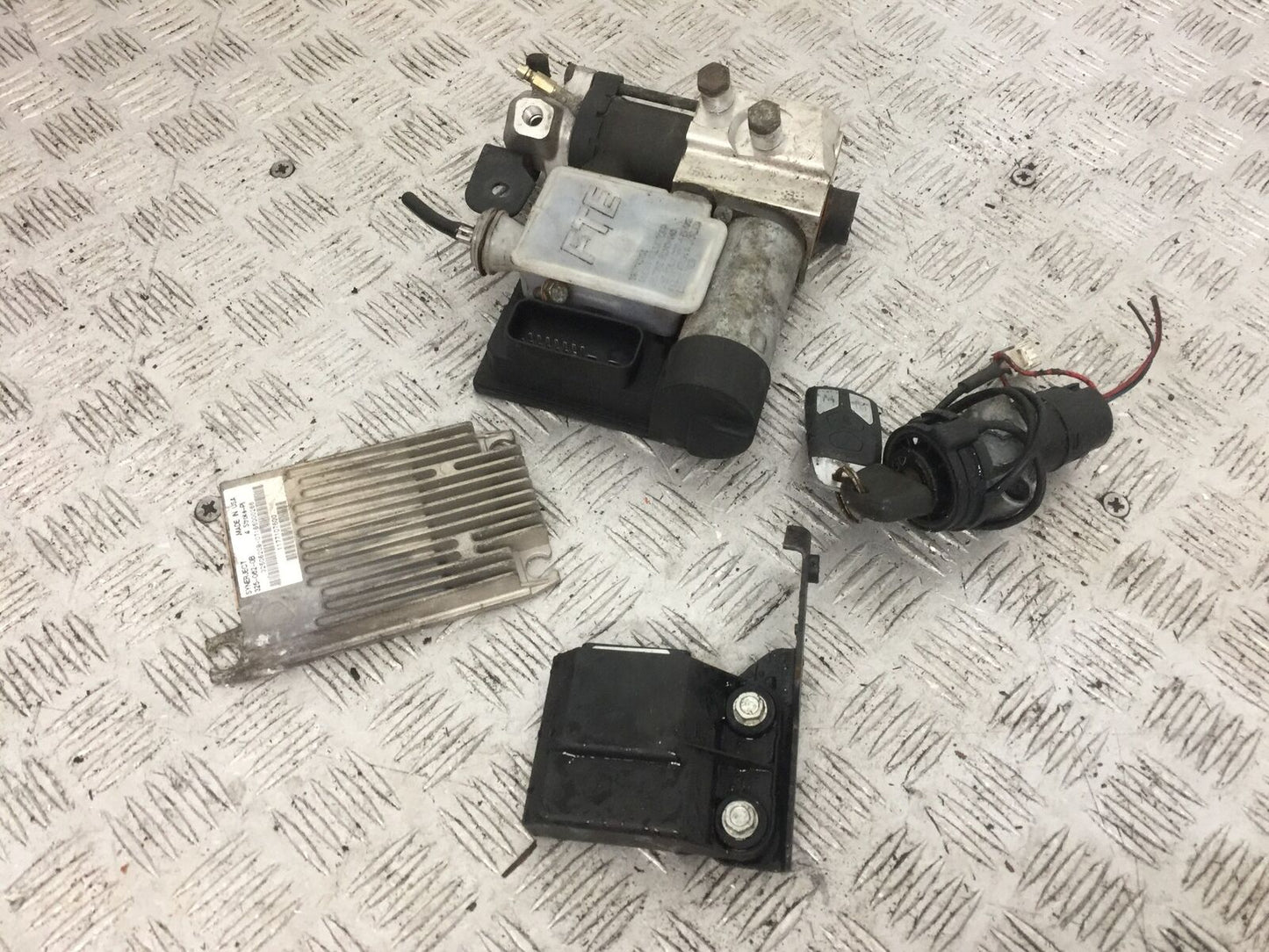 PEUGEOT GEOPOLIS 125 ECU LOCK KEY YEAR 2011  (STOCK 887)