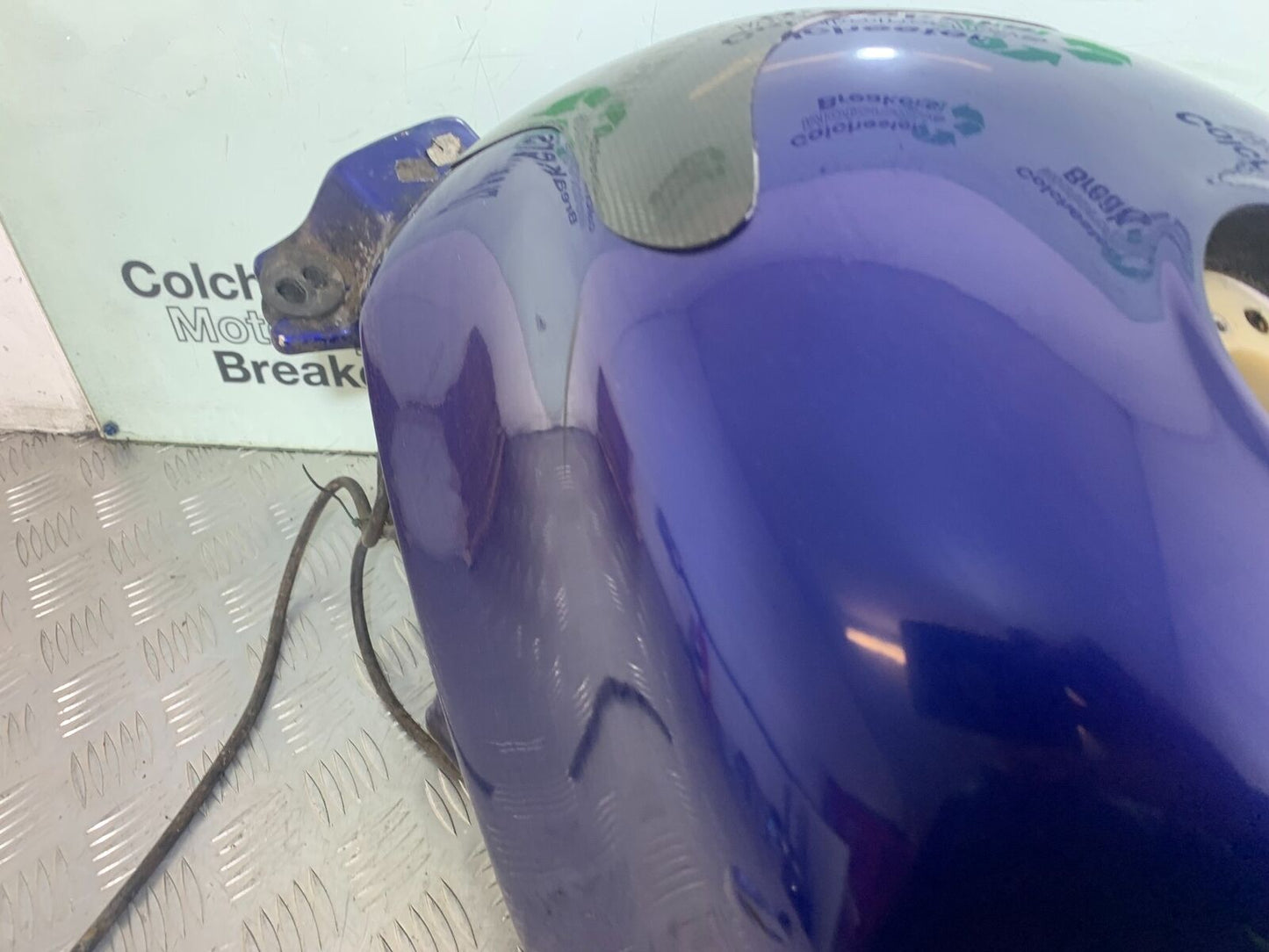 TRIUMPH 955i SPRINT ST PETROL TANK   YEAR 1999-2004 (CMB1124)