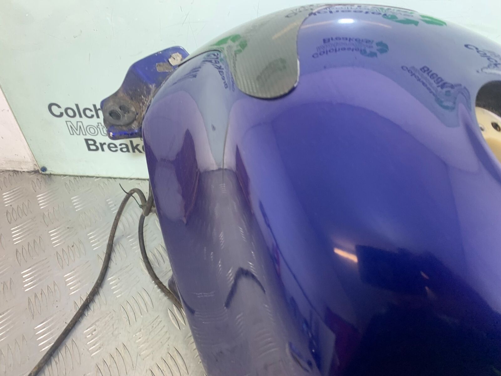 TRIUMPH 955i SPRINT ST PETROL TANK   YEAR 1999-2004 (CMB1124)