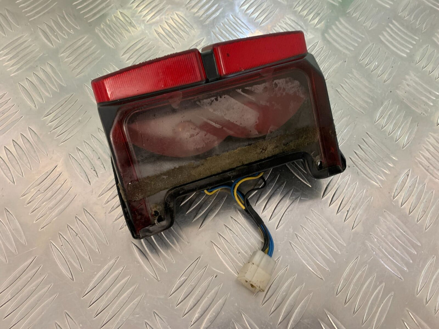 YAMAHA FZS600 FAZER 600 REAR LIGHT YEAR 2002-03  (STOCK 950)