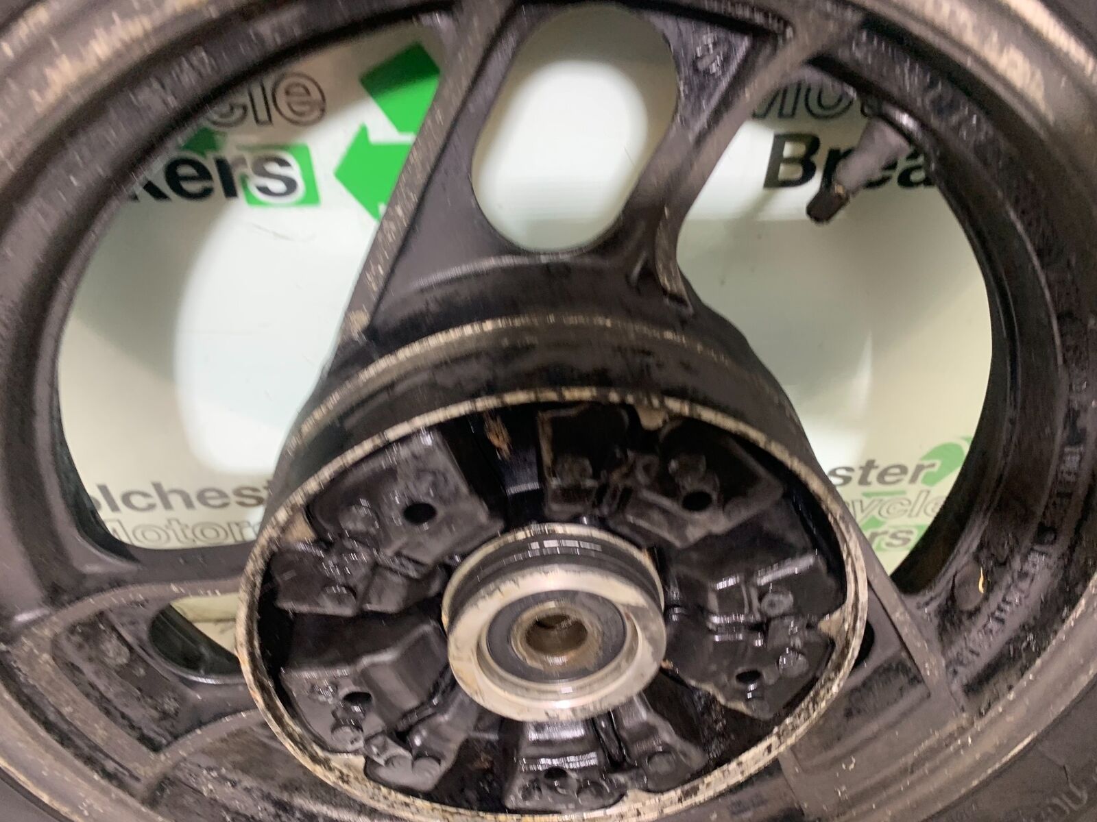 YAMAHA FJ1100 FJ 1100 REAR WHEEL  YEAR 1984-1985 (CMB1101)