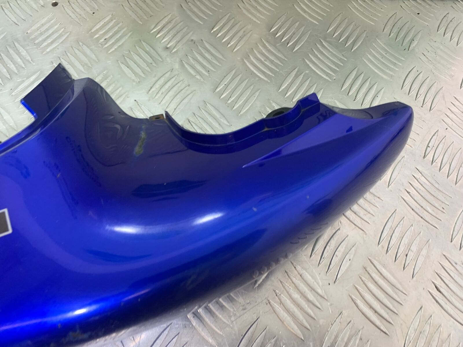 SUZUKI SV650 SV 650 mk1 RIGHT SEAT PANEL   YEAR 1999-2002 (CMB1036)