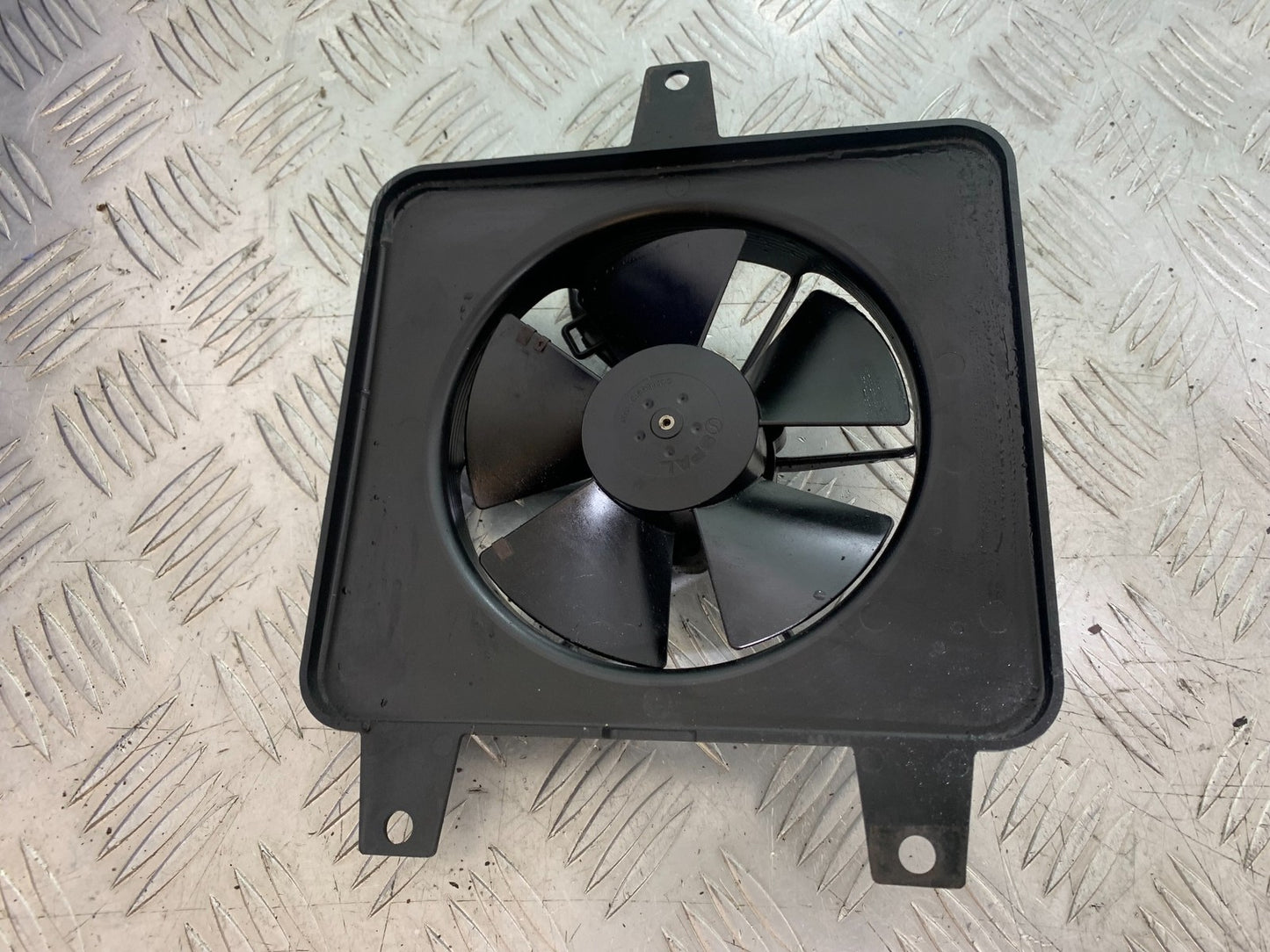 TRIUMPH SPEED TRIPLE R 1050 RADIATOR FAN   2009 (CMB1183)