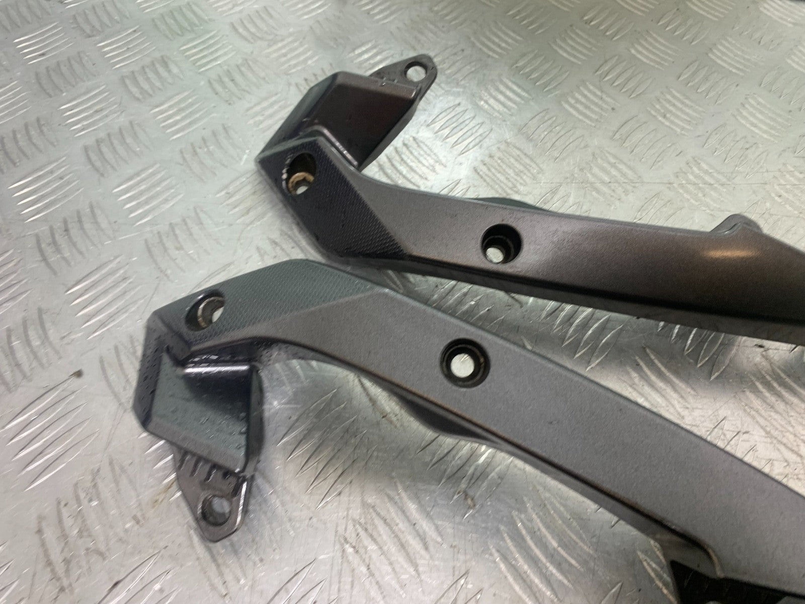APRILIA 650 PAGASO STRADA GRAB RAILS   YEAR 2005-2010 (CMB1260)