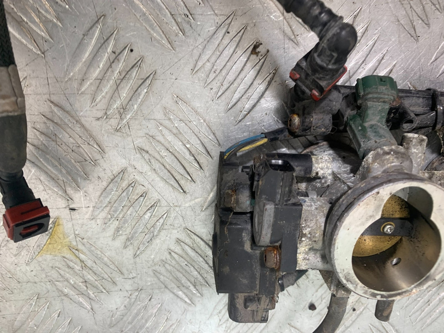KAWASAKI ER6 F ER6F THROTTLE BODIES  (SOLD AS PARTS)   YEAR 2005-2008 (CMB1277)