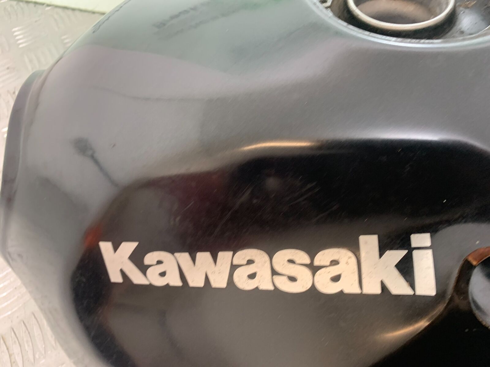 KAWASAKI Z750 Z 750 PETROL TANK   YEAR 2004-2006  (CMB1104)