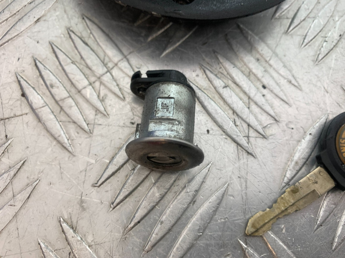 ROYAL ENFIELD HIMALAYAN 411 LOCKS AND KEY YEAR 2018-2023 (CMB1279)