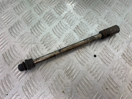 HONDA GL500 GL 500 SILVERWING REAR WHEEL SPINDLE  YEAR 1981-82 (CMB1168)