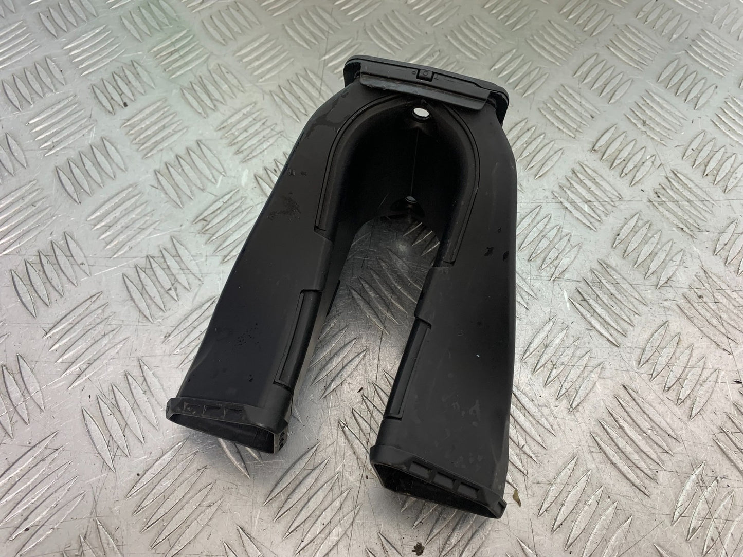 KTM 1290 SUPER DUKE R AIR TUBE  YEAR 2020-2024 (CMB1272)