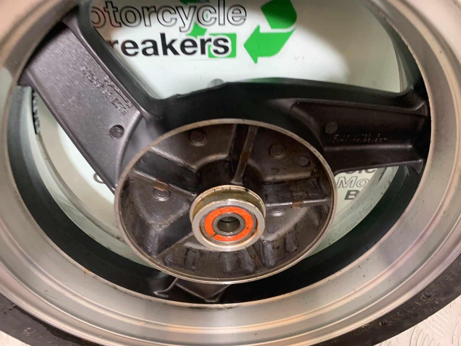 KAWASAKI ZZR1100 D REAR WHEEL  YEAR 1993-2001 (CMB1189)
