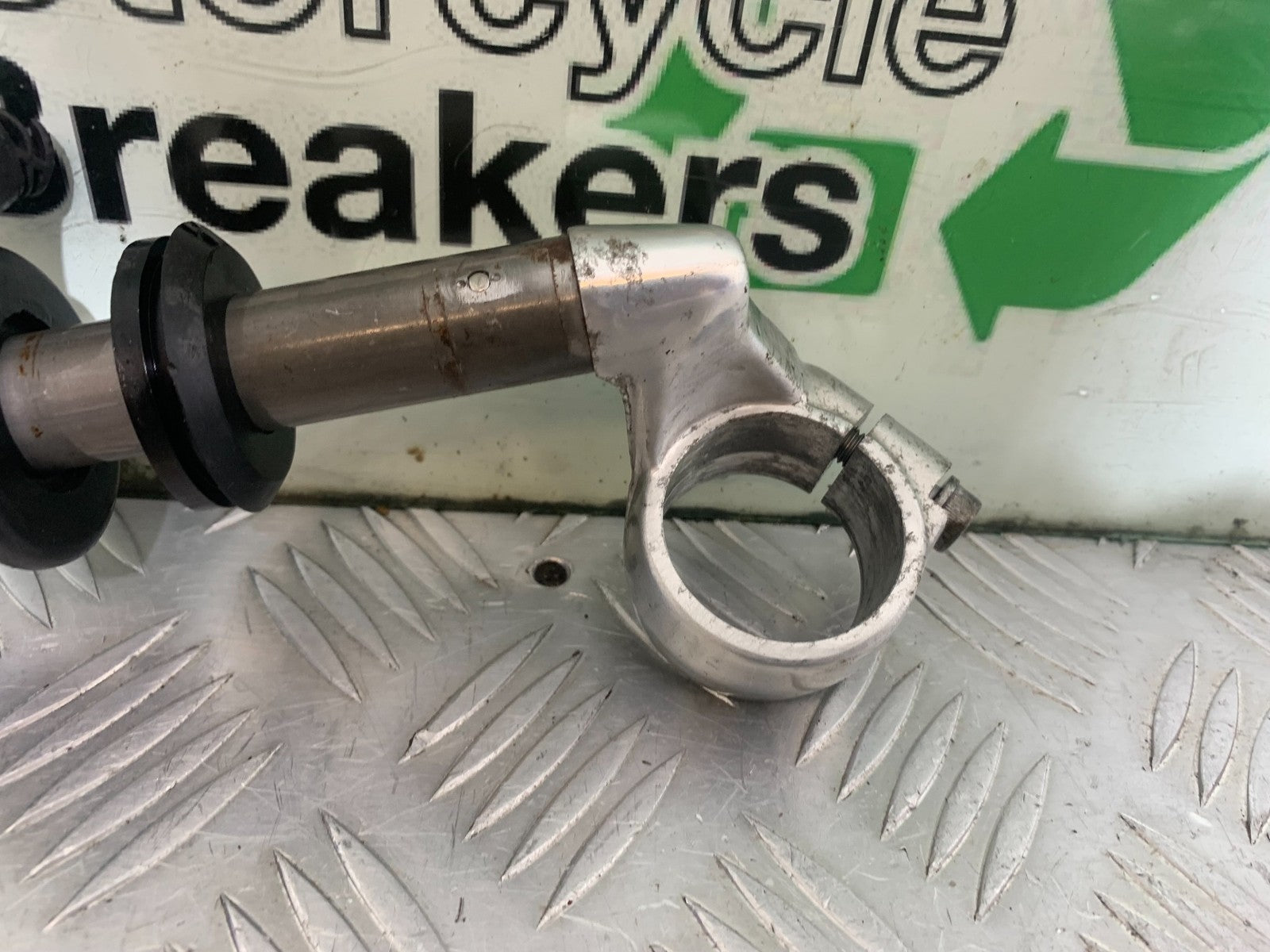 HONDA CBR1100 BLACKBIRD LEFT HANDLEBAR  YEAR 1999-2005 (CMB1232)