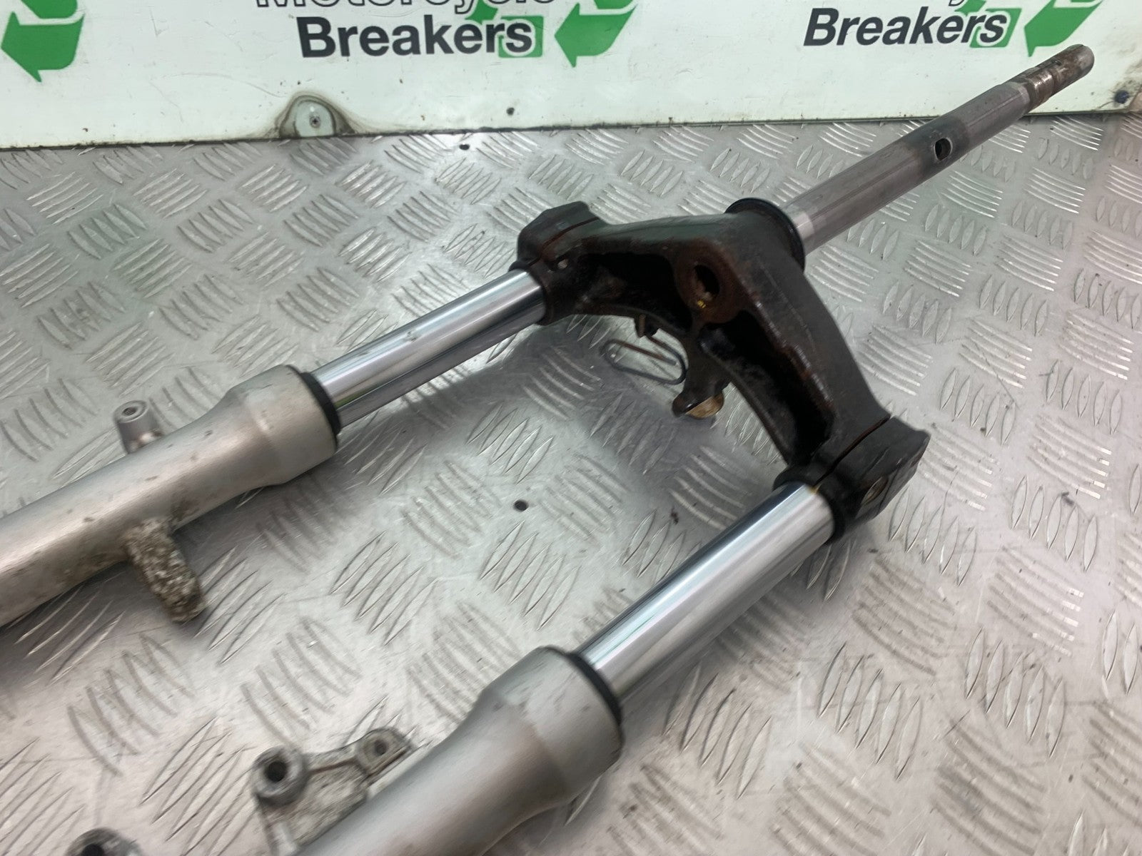 SUZUKI AN 200 UH 200 FORKS AND YOKE  YEAR 2007-2009 (CMB1256)