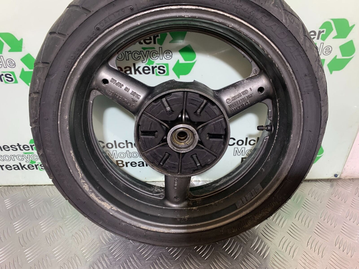 SUZUKI RF900 RF 900 REAR WHEEL   YEAR 1994-1999 (CMB1020)