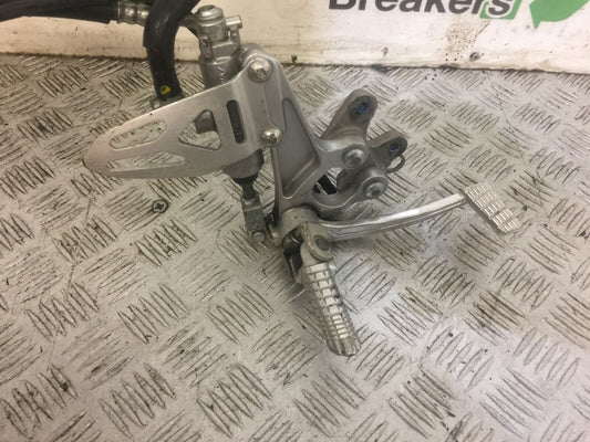 SUZUKI GSXR1000 GSXR 1000 L3 FRONT RIGHT HANGER  YEAR 2013 (STOCK 671)