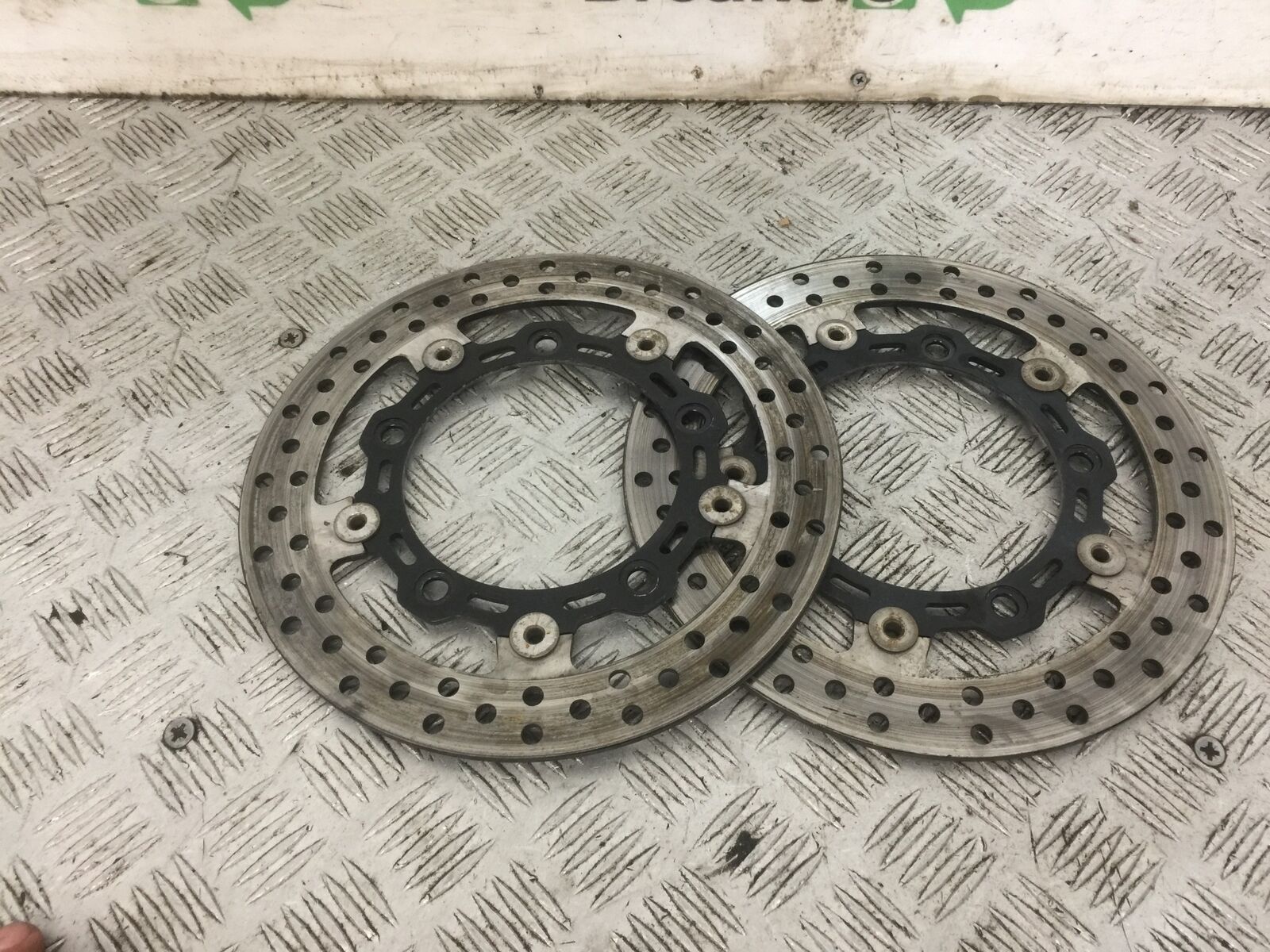 SUZUKI 650 BURGMAN FRONT BRAKE DISCS  YEAR 2014-2018 (STOCK 769)