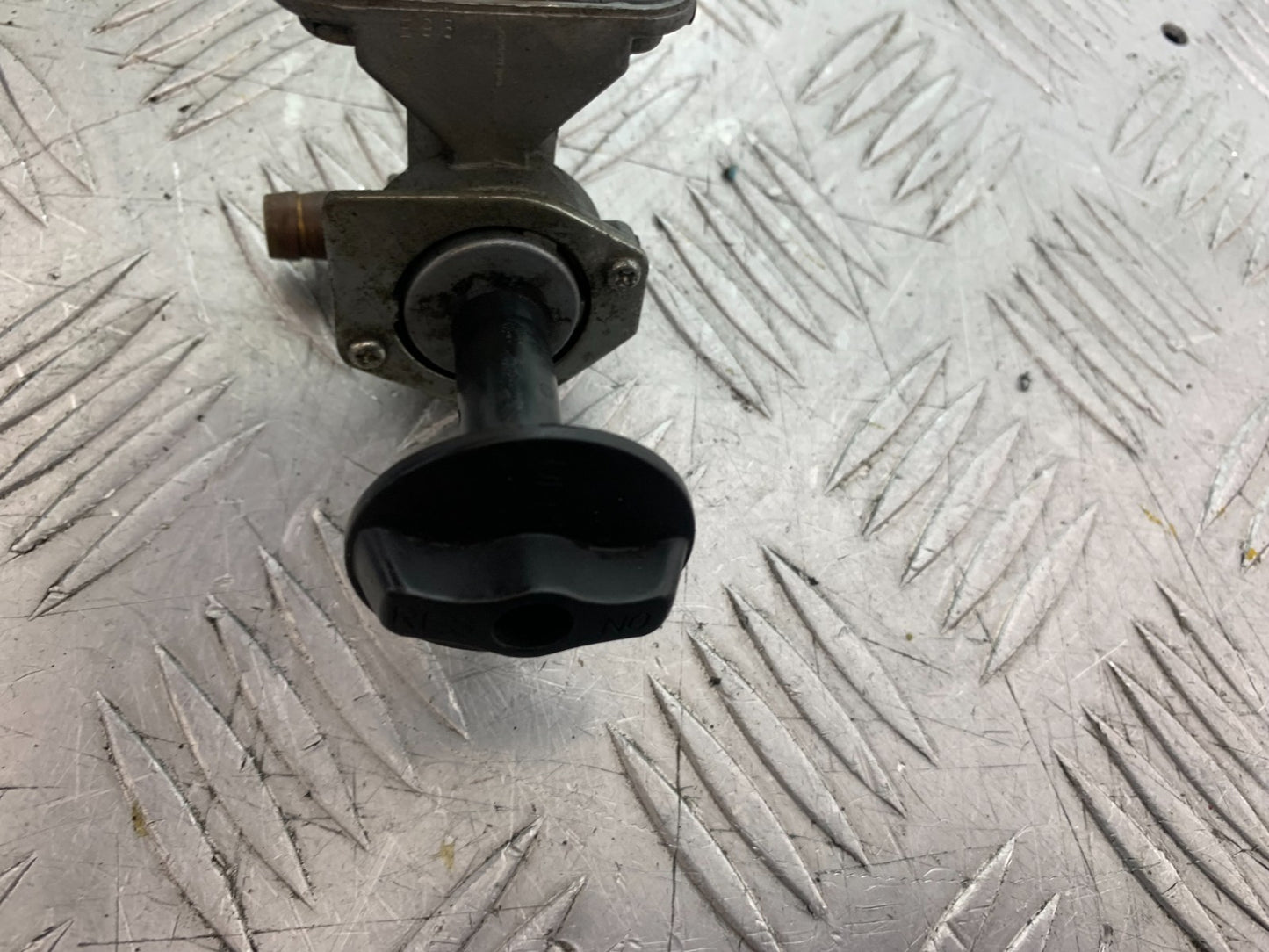 KAWASAKI ZX9R ZX9 R PETROL TAP YEAR 1998-1999 (CMB1329)