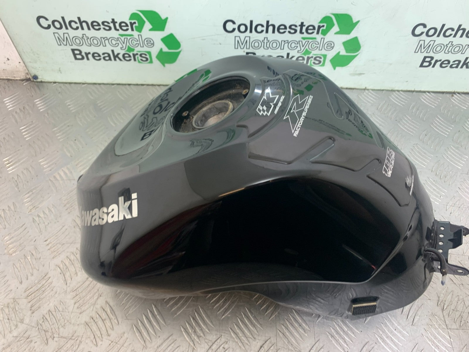 KAWASAKI ZX10R ZX10 R PETROL TANK   2008-2010 (CMB1206)
