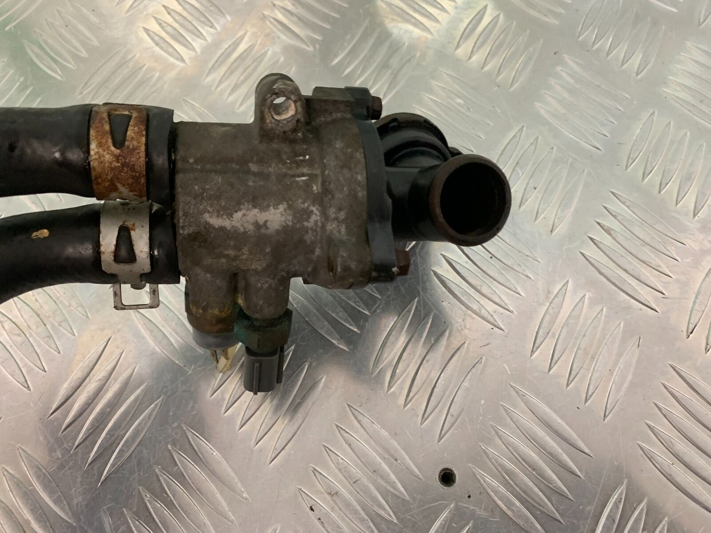 YAMAHA FZS600 FAZER 600 THERMOSTAT  YEAR 2002-03  (STOCK 950)