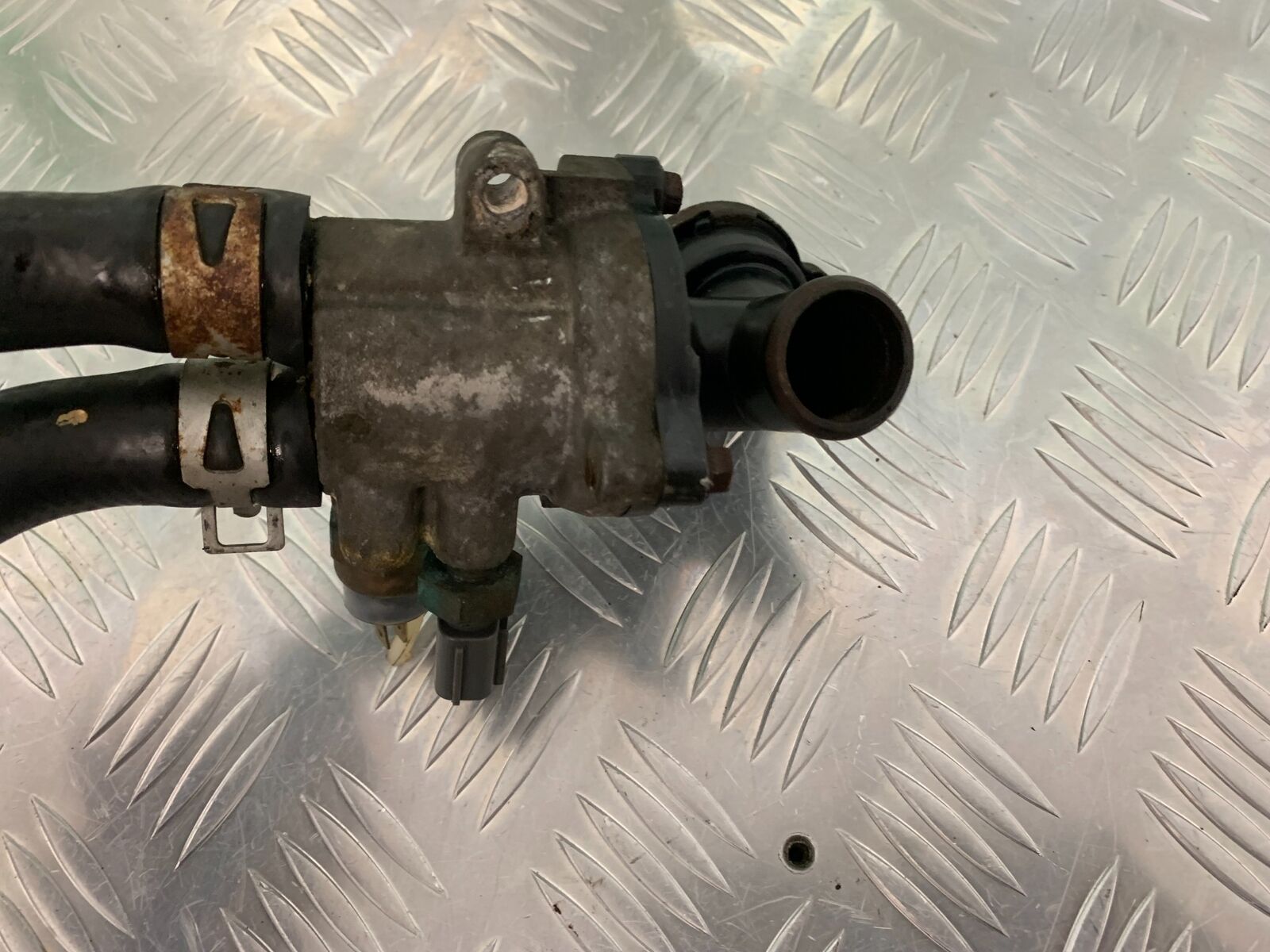 YAMAHA FZS600 FAZER 600 THERMOSTAT  YEAR 2002-03  (STOCK 950)