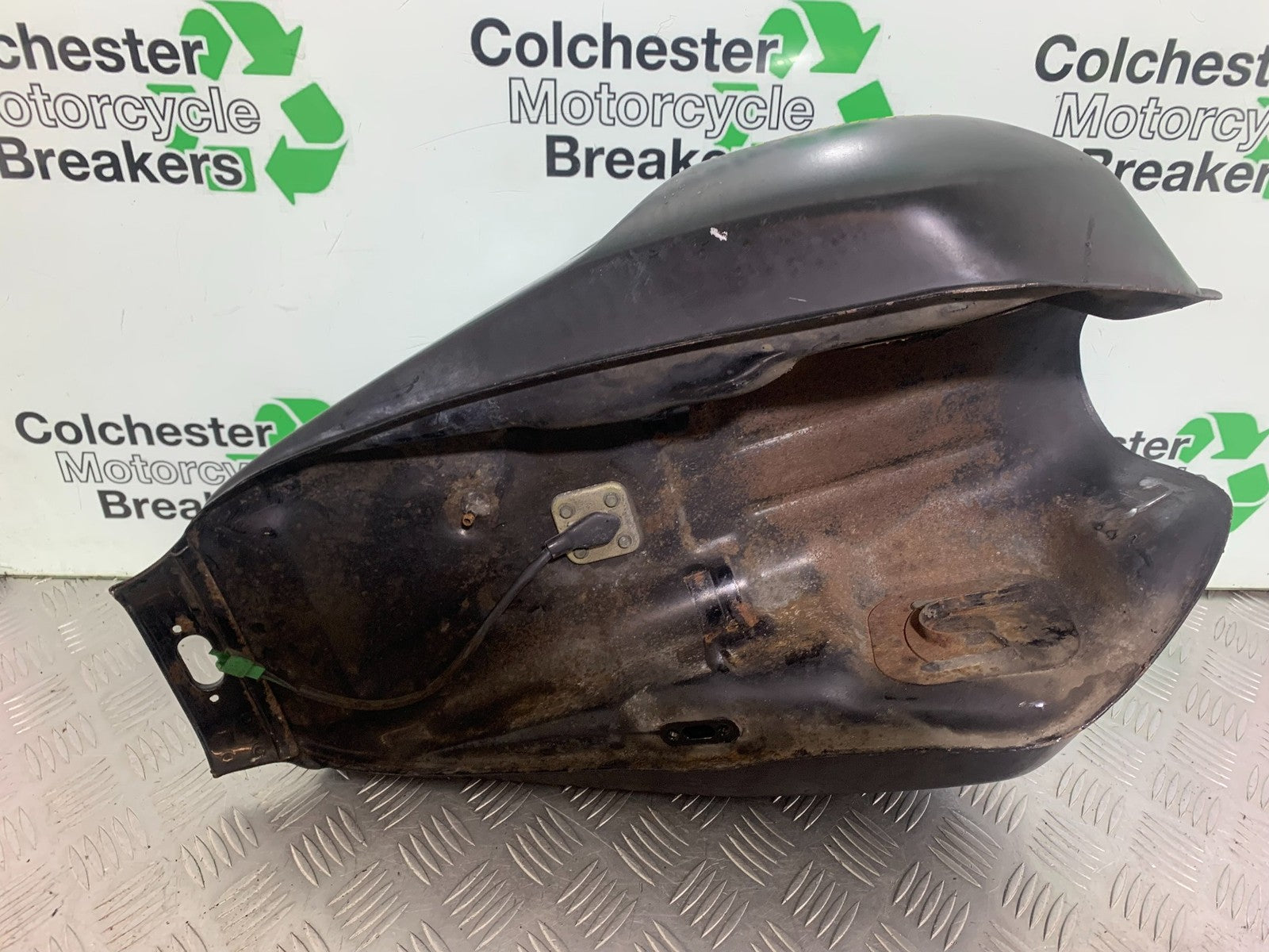 YAMAHA XJR1300 XJR 1300 PETROL TANK  1999-2003 (CMB1119)