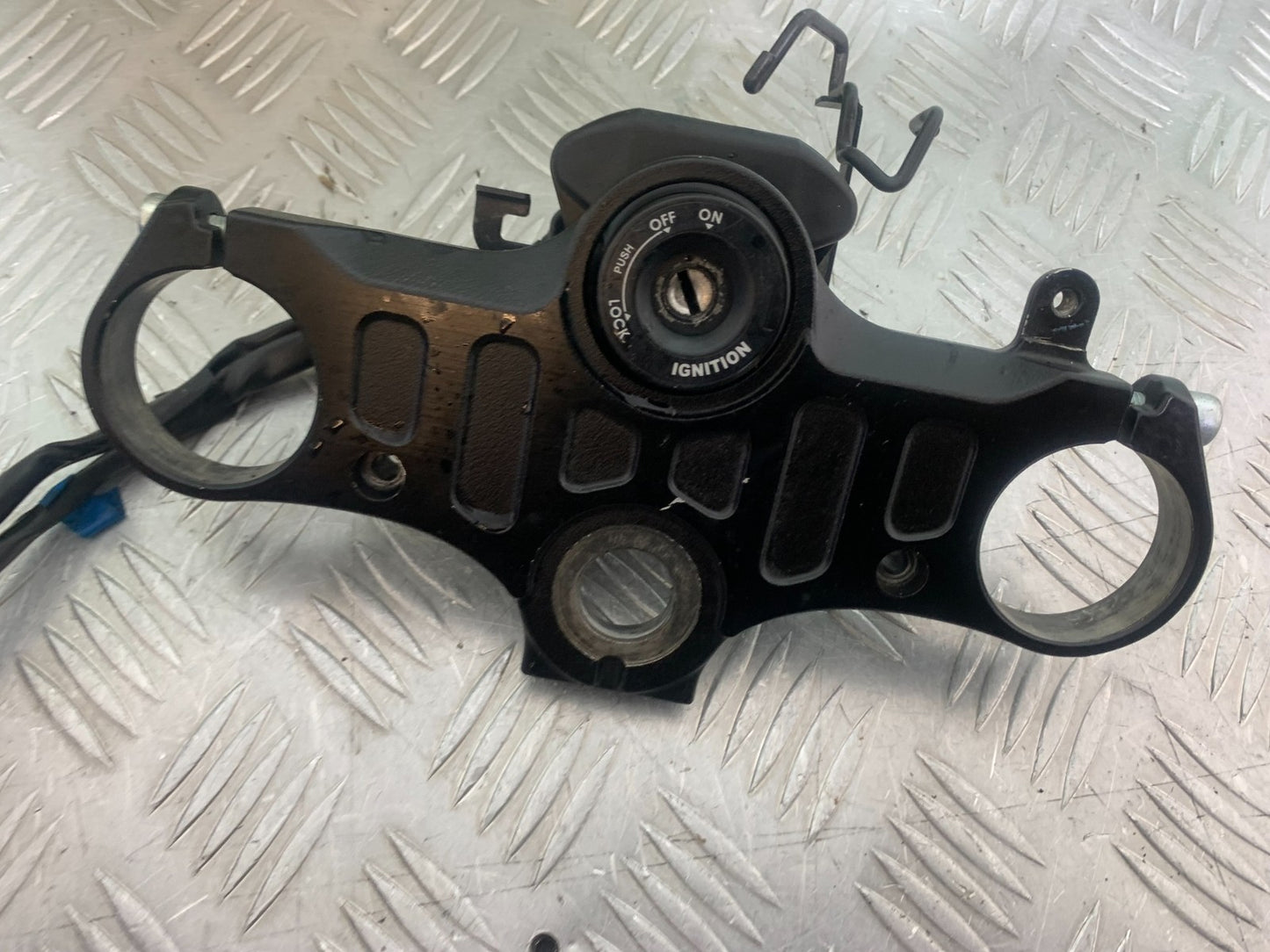 YAMAHA YZF R7 ECU LOCKS KEYS  YEAR 2022-2025 (CMB1255)
