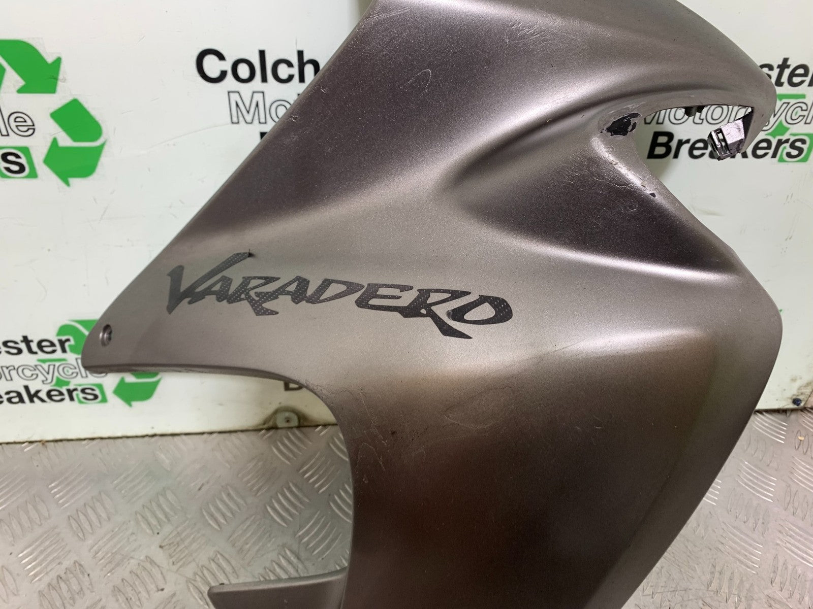 HONDA XL125 VARADERO RIGHT FAIRING PANEL  YEAR 2001-2006  (CMB1304)