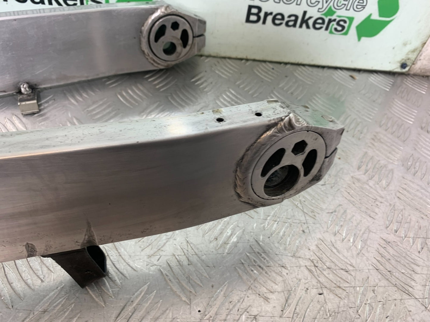KAWASAKI ZZR1100 D SWINGARM YEAR 1993-2001 (CMB1289)