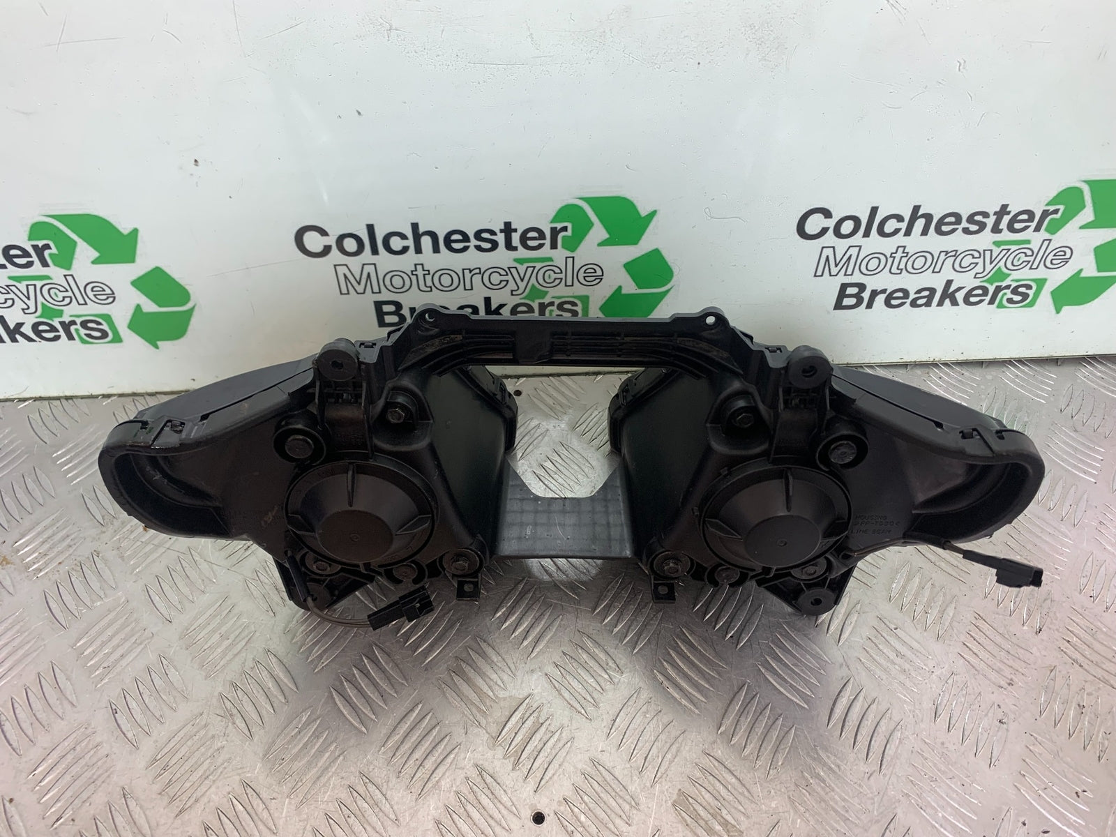 KAWASAKI ZX10R ZX 10R HEADLIGHT  YEAR 2011-2015 (CMB1154)