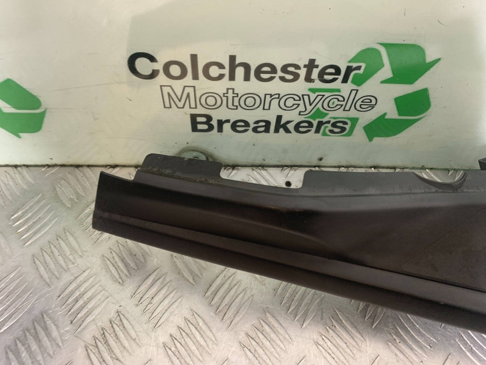 YAMAHA YZF-R125 YZF 125 RIGHT SIDE INFILL PANEL  YEAR 2019-2022 (CMB1263)