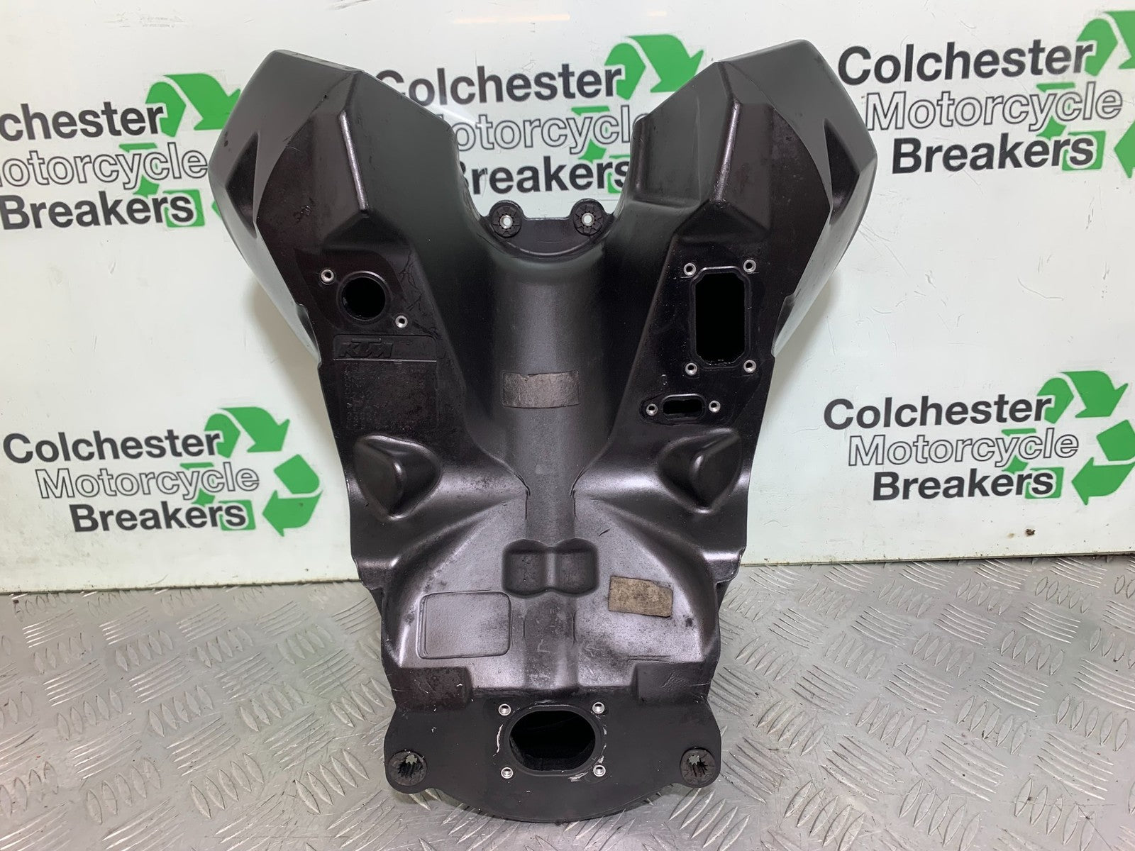KTM 690 DUKE R LC4 FUEL PETROL TANK YEAR 2012-2015  (CMB1180)