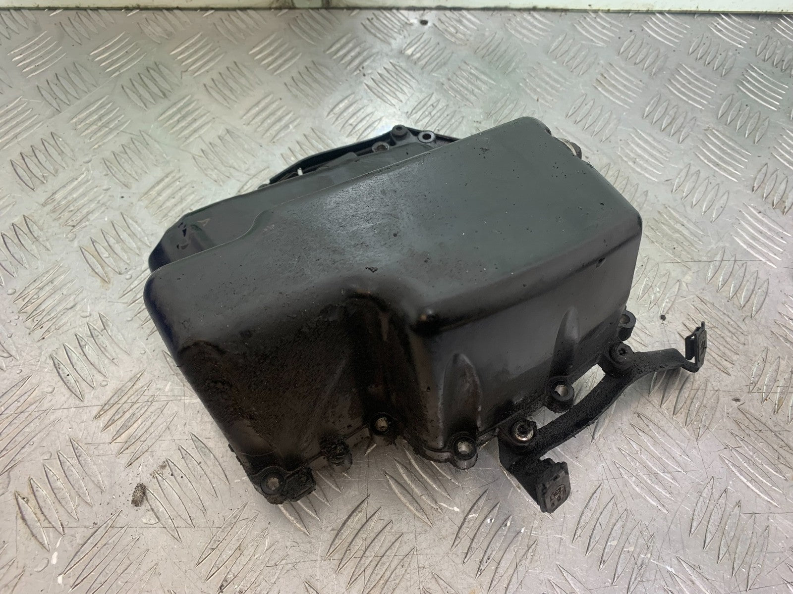 TRIUMPH 675 STREET TRIPLE SUMP  2013-2016 (CMB1186)